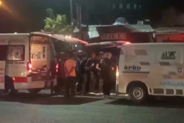 Ngeri! 3 Remaja Boncengan Motor Tewas Ditabrak Truk di Jombang, Sopir Kabur Ngeri! 3 Remaja Boncengan Motor Tewas Ditabrak Truk di Jombang, Sopir Kabur