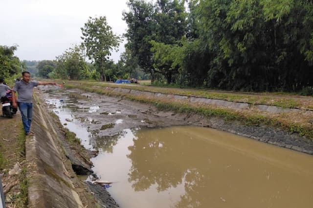 Kronologi 2 Bocah Kakak Adik Tenggelam di Kubangan Sungai Bodri Kendal Sedalam 2 Meter Kronologi 2 Bocah Kakak Adik Tenggelam di Kubangan Sungai Bodri Kendal Sedalam 2 Meter
