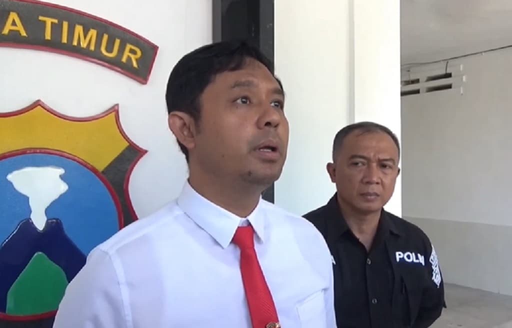 Bejat! Oknum Kiai Pengasuh Ponpes di Ponorogo Diduga Cabuli 13 Santri Laki-Laki Bejat! Oknum Kiai Pengasuh Ponpes di Ponorogo Diduga Cabuli 13 Santri Laki-Laki