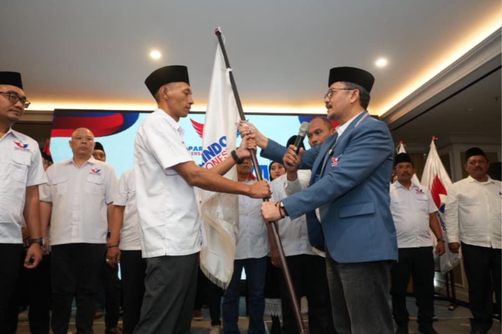 Bidik Basis Santri Jawa Timur, Perindo Resmi Lantik Cak Jaz sebagai Ketua DPW Bidik Basis Santri Jawa Timur, Perindo Resmi Lantik Cak Jaz sebagai Ketua DPW