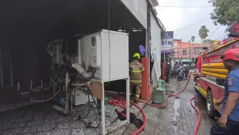 Ledakan Mesin Laundry Hanguskan Rumah di Makassar, 1 Pekerja Luka Bakar Ledakan Mesin Laundry Hanguskan Rumah di Makassar, 1 Pekerja Luka Bakar