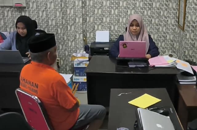 Oknum Kiai Cabuli 3 Santriwati di Maros Ditangkap usai Buron ke Kalimantan Oknum Kiai Cabuli 3 Santriwati di Maros Ditangkap usai Buron ke Kalimantan