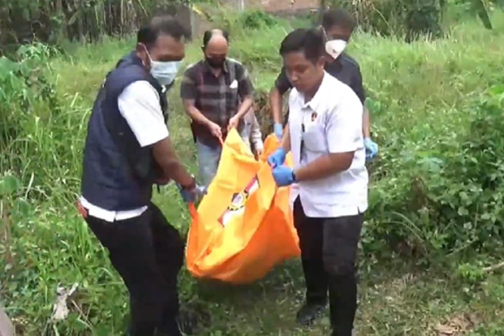 Ponorogo Geger! Mayat Perempuan Membusuk di Semak-Semak Dekat Makam Ponorogo Geger! Mayat Perempuan Membusuk di Semak-Semak Dekat Makam