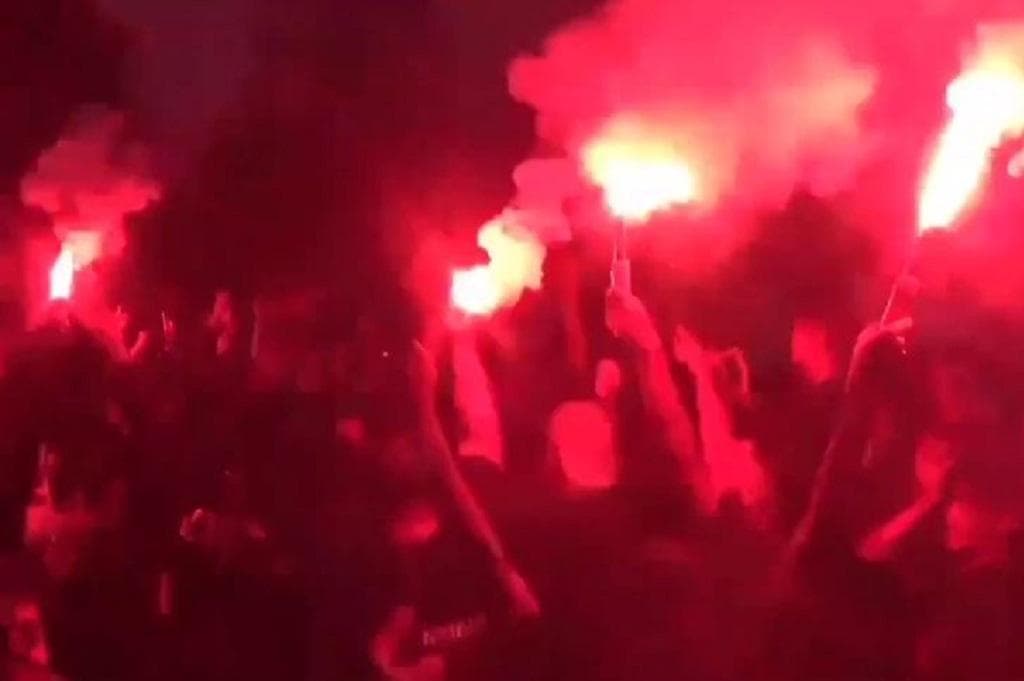 Dedi Mulyadi Siapkan Bonus jika Persib Juara Liga: Ada Tenang Aja! Dedi Mulyadi Siapkan Bonus jika Persib Juara Liga: Ada Tenang Aja!