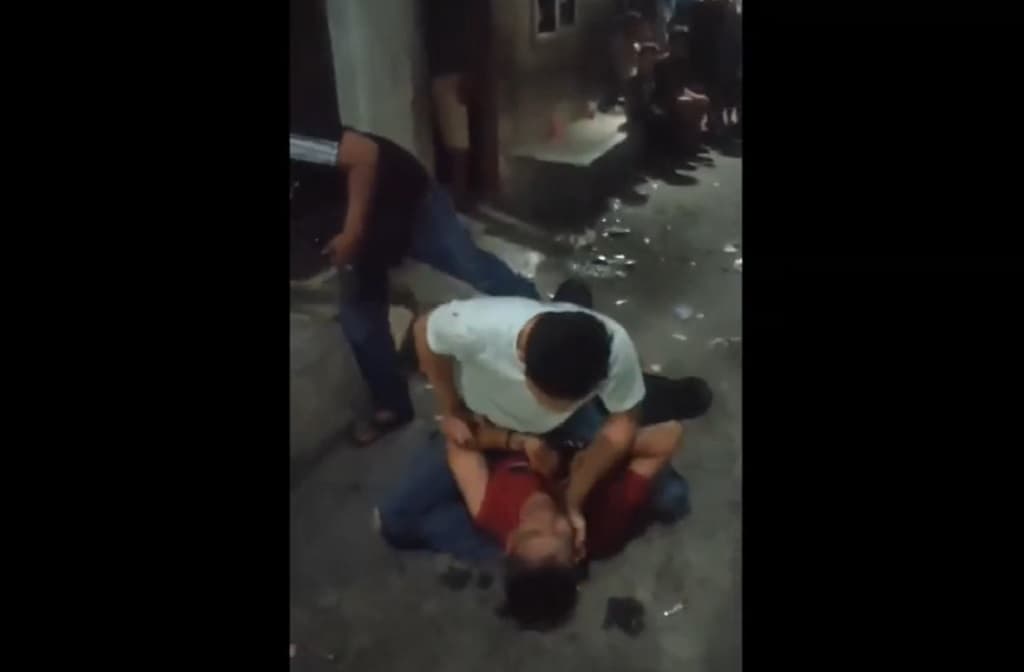 Dramatis! Polisi Duel dengan Bandar Sabu saat Gerebek Kampung Narkoba di Medan Dramatis! Polisi Duel dengan Bandar Sabu saat Gerebek Kampung Narkoba di Medan
