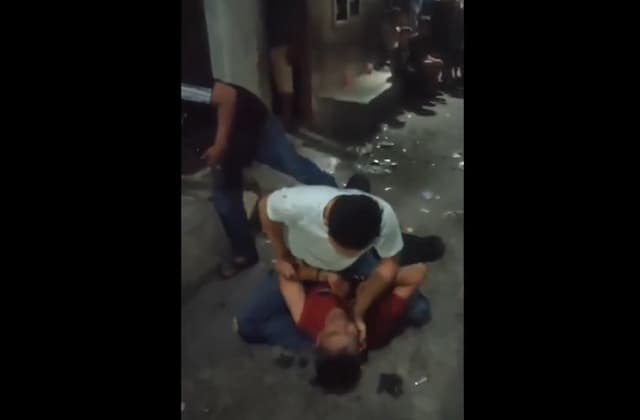 Dramatis! Polisi Duel dengan Bandar Sabu saat Gerebek Kampung Narkoba di Medan Dramatis! Polisi Duel dengan Bandar Sabu saat Gerebek Kampung Narkoba di Medan
