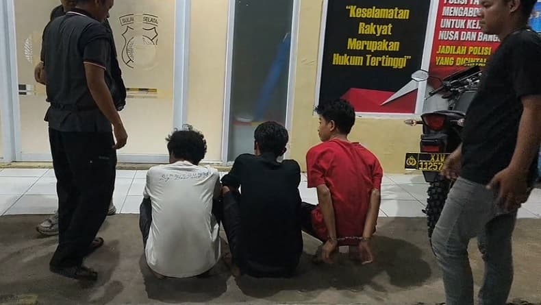 Komplotan Pencuri Rumah Kosong di Makassar Ditangkap Saat Hendak Kabur ke Kalimantan Komplotan Pencuri Rumah Kosong di Makassar Ditangkap Saat Hendak Kabur ke Kalimantan