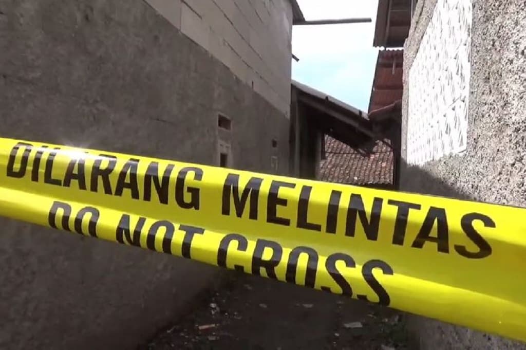 Siswi SMK di Cianjur Tewas dalam Rumah, Mulut Berbusa hingga Keluar Darah dari Kemaluan Siswi SMK di Cianjur Tewas dalam Rumah, Mulut Berbusa hingga Keluar Darah dari Kemaluan