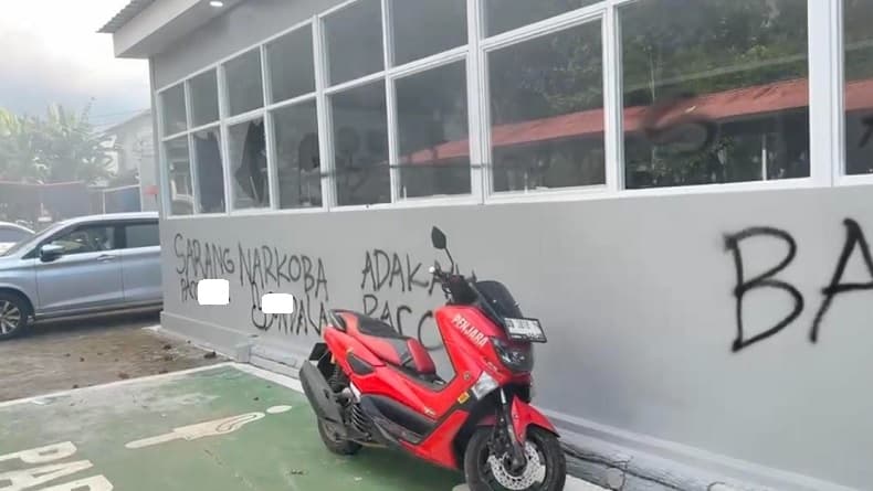Ricuh di Depan Lapas Narkotika Sungguminasa, 8 Orang Ditangkap Ricuh di Depan Lapas Narkotika Sungguminasa, 8 Orang Ditangkap