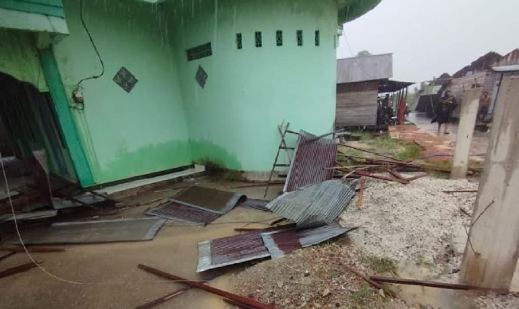 31 Rumah di Banjar Rusak Diterjang Angin Kencang, BNPB: Waspadai Cuaca Ekstrem 31 Rumah di Banjar Rusak Diterjang Angin Kencang, BNPB: Waspadai Cuaca Ekstrem