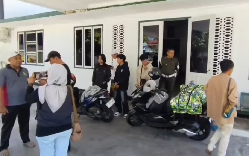 Remaja di Situbondo Dihajar Oknum Prajurit TNI Pakai Selang, Diduga Masalah Cinta Remaja di Situbondo Dihajar Oknum Prajurit TNI Pakai Selang, Diduga Masalah Cinta