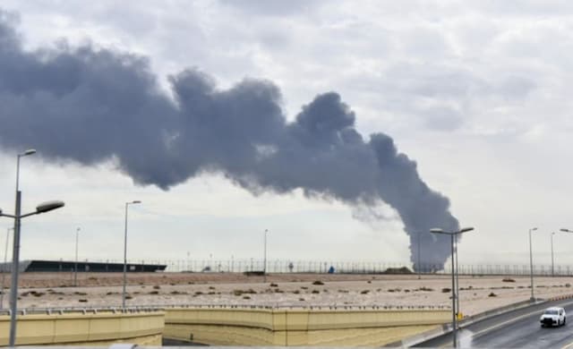 Iran Serang Bandara Internasional Kuwait Sebabkan Korban, Penerbangan Dihentikan Iran Serang Bandara Internasional Kuwait Sebabkan Korban, Penerbangan Dihentikan