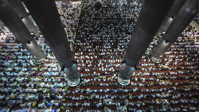 Tata Cara Sholat Idul Adha dan Bacaannya yang Benar, Niat dan Amalannya Tata Cara Sholat Idul Adha dan Bacaannya yang Benar, Niat dan Amalannya