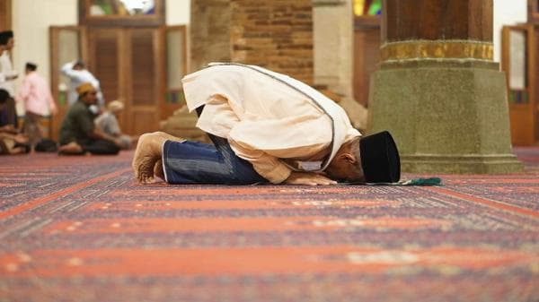 Begini Tata Cara Sholat Tahajud Agar Keinginan Terkabul Lengkap Bacaan Niat Serta Doa Begini Tata Cara Sholat Tahajud Agar Keinginan Terkabul Lengkap Bacaan Niat Serta Doa