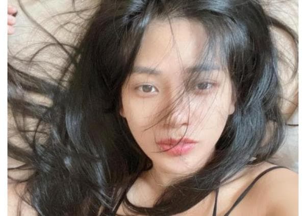 Pose Seksi Berlliana Lovell Pakai Tanktop dan Pamer Paha Mulus, Netizen: Hot Banget Pose Seksi Berlliana Lovell Pakai Tanktop dan Pamer Paha Mulus, Netizen: Hot Banget