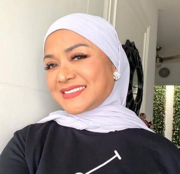 Betharia Sonata Alami Gejala Stroke Bagian Wajah, Willy Dozan: Akibat Diabetes Kader Gula hingga 300 Betharia Sonata Alami Gejala Stroke Bagian Wajah, Willy Dozan: Akibat Diabetes Kader Gula hingga 300