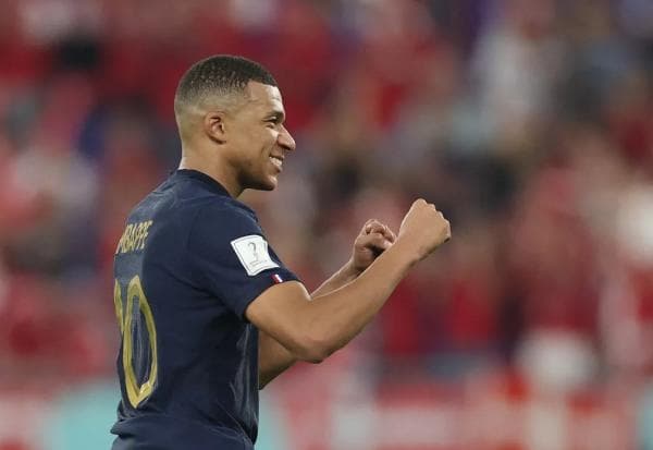 Mbappe akhirnya Resmi Berbaju Madrid, Impiannya dari Kecil kini Terwujud Mbappe akhirnya Resmi Berbaju Madrid, Impiannya dari Kecil kini Terwujud