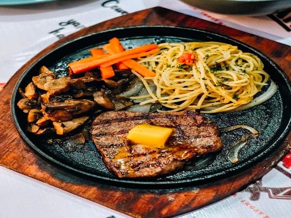 Rayakan Liburan Natal dengan Berkunjung ke 5 Warung Steak Enak dan Murah di Bandung Rayakan Liburan Natal dengan Berkunjung ke 5 Warung Steak Enak dan Murah di Bandung