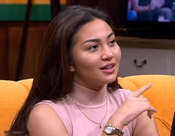 Inilah Selebritis Pemilik Bibir Seksi, Salah Satunya Kini di Los Angeles Inilah Selebritis Pemilik Bibir Seksi, Salah Satunya Kini di Los Angeles