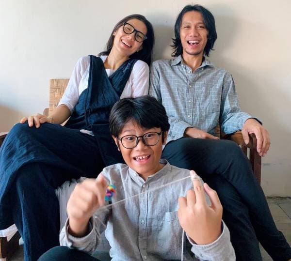 4 Artis di Indonesia yang Pilih Menikah secara Sederhana 4 Artis di Indonesia yang Pilih Menikah secara Sederhana