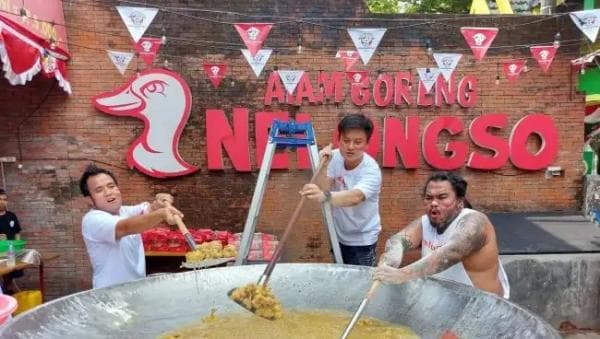 Ayam Goreng Nelongso Miliki 70 Outlet, yang Punya Dulunya Pengasong Ayam Goreng Nelongso Miliki 70 Outlet, yang Punya Dulunya Pengasong