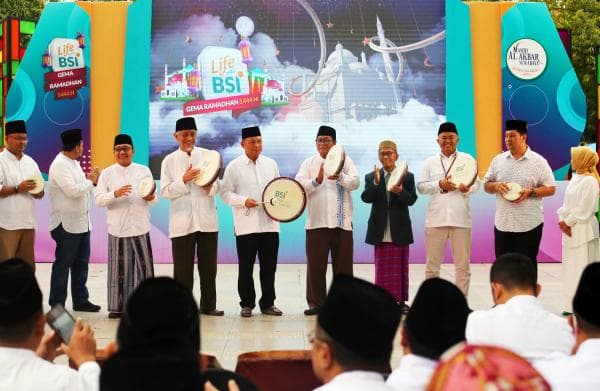 BSI Gelar BSI Gema Ramadhan 2023 di Berbagai Daerah untuk Tingkatkan Literasi dan Inklusi BSI Gelar BSI Gema Ramadhan 2023 di Berbagai Daerah untuk Tingkatkan Literasi dan Inklusi