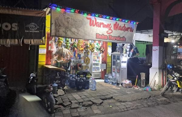 Bak Minimarket, Ternyata Begini Sistem Gaji Warung Madura yang Menjamur di Seantero Raya Bak Minimarket, Ternyata Begini Sistem Gaji Warung Madura yang Menjamur di Seantero Raya