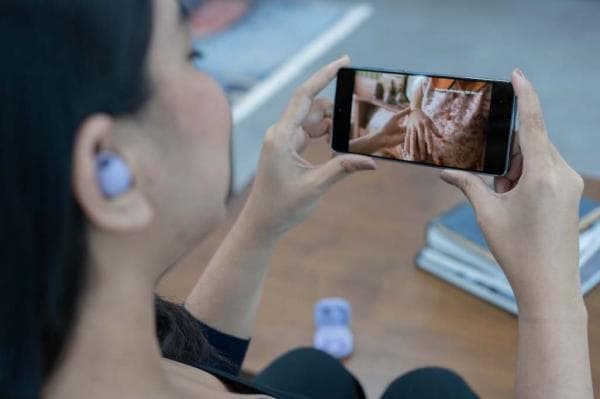 Suka Nonton Film di Rumah? Berikut Rekomendasi Aplikasi Gratis dan Resmi yang Bisa Anda Gunakan Suka Nonton Film di Rumah? Berikut Rekomendasi Aplikasi Gratis dan Resmi yang Bisa Anda Gunakan