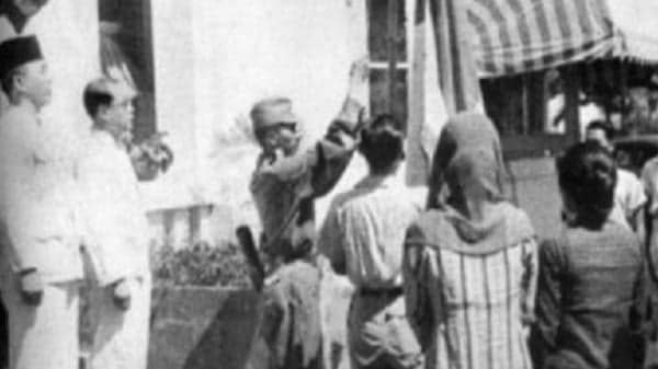 Kisah 3 Tokoh Pengibar Bendera Merah Putih Pertama Saat Proklamasi 1945 Kisah 3 Tokoh Pengibar Bendera Merah Putih Pertama Saat Proklamasi 1945