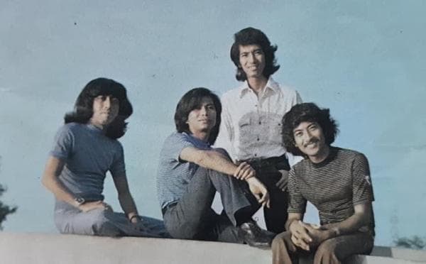 Lirik Lagu Koes Plus Andaikan Kau Datang: Jawaban Apa yang kan Kuberi Lirik Lagu Koes Plus Andaikan Kau Datang: Jawaban Apa yang kan Kuberi