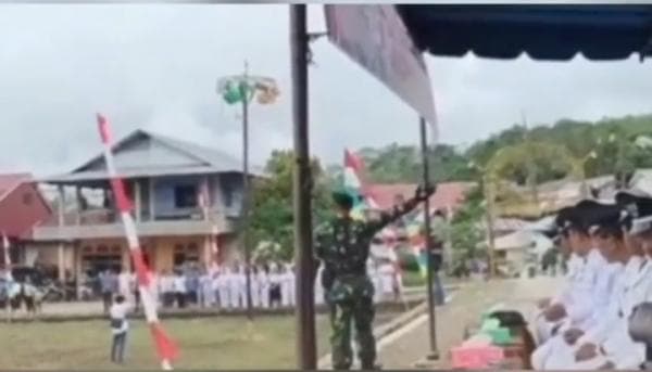 Viral Anggota TNI Usir ASN yang Tak Mau Upacara di Lapangan Becek, Warganet : Pecat !!! Viral Anggota TNI Usir ASN yang Tak Mau Upacara di Lapangan Becek, Warganet : Pecat !!!