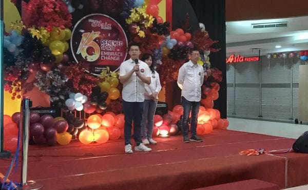 Ada Sosok Baru dalam Manajemen Plaza Asia, Hadir Saat HUT ke-16 Ritel Terbesar di Tasikmalaya Ada Sosok Baru dalam Manajemen Plaza Asia, Hadir Saat HUT ke-16 Ritel Terbesar di Tasikmalaya