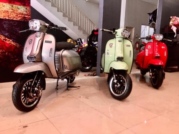 Skuter Retro Asal Inggris, Royal Alloy Buka Dealer di Sidoarjo, Ini Lokasinya Skuter Retro Asal Inggris, Royal Alloy Buka Dealer di Sidoarjo, Ini Lokasinya