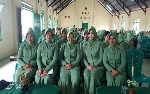 Diduga Sindir Persatuan Istri Tentara, Dewi Persik Kena Somasi Diduga Sindir Persatuan Istri Tentara, Dewi Persik Kena Somasi