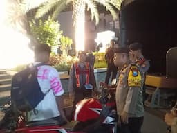 Unit Samapta Polres Gresik Jaga Ketertiban dengan Raimas Kalam Munyeng, Senjata Milik Sunan Giri!