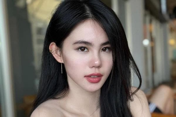 Heboh Selebgram Cantik Diduga Ciuman dengan Gus Zizan saat Dugem di Kelab Malam Heboh Selebgram Cantik Diduga Ciuman dengan Gus Zizan saat Dugem di Kelab Malam