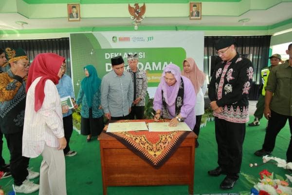 Wujudkan Desa Berdaya, Barurejo Banyuwangi Deklarasikan Diri Sebagai Desa Damai Wujudkan Desa Berdaya, Barurejo Banyuwangi Deklarasikan Diri Sebagai Desa Damai