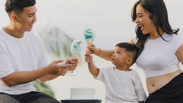 Momen Nikita Willy Umumkan Hamil Anak Kedua Dibanjiri Ucapan Selamat dari Selebritis Tanah Air Momen Nikita Willy Umumkan Hamil Anak Kedua Dibanjiri Ucapan Selamat dari Selebritis Tanah Air