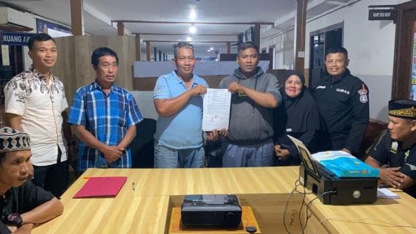 Viral Ricuh Sopir Angkot dan Bus Balikpapan City Trans Berujung Damai Viral Ricuh Sopir Angkot dan Bus Balikpapan City Trans Berujung Damai