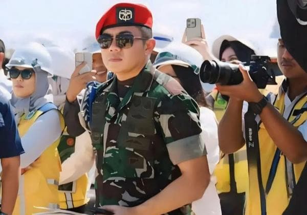 Rekam Jejak Mayor Teddy Indra Wijaya, Ajudan Prabowo Kini Jadi Seskab Rekam Jejak Mayor Teddy Indra Wijaya, Ajudan Prabowo Kini Jadi Seskab