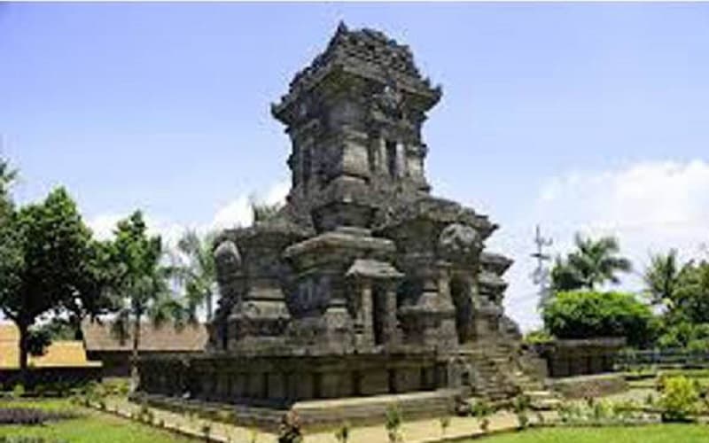 Kisah Siasat Licik Raja Lumajang Arya Wiraraja Hancurkan Singasari dan Dirikan Majapahit Kisah Siasat Licik Raja Lumajang Arya Wiraraja Hancurkan Singasari dan Dirikan Majapahit