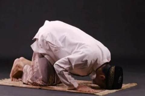 Niat Sholat Hajat 2 Rakaat, Lengkap Tata Cara serta Doa Setelahnya yang Mustajab Niat Sholat Hajat 2 Rakaat, Lengkap Tata Cara serta Doa Setelahnya yang Mustajab