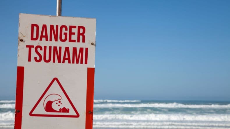 5 Contoh Teks Eksplanasi Tsunami, Yuk Simak Penjelasannya! 5 Contoh Teks Eksplanasi Tsunami, Yuk Simak Penjelasannya!