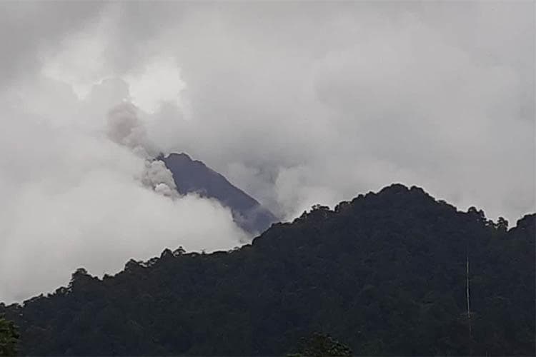 Gunung Merapi Luncurkan 1 Kali Awan Panas, BPPTKG Sebut Aktivitas Masih Tinggi Gunung Merapi Luncurkan 1 Kali Awan Panas, BPPTKG Sebut Aktivitas Masih Tinggi