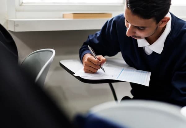 40 Contoh Soal UAS Sejarah Indonesia Kelas 12 Semester 1 dan Jawabannya 40 Contoh Soal UAS Sejarah Indonesia Kelas 12 Semester 1 dan Jawabannya