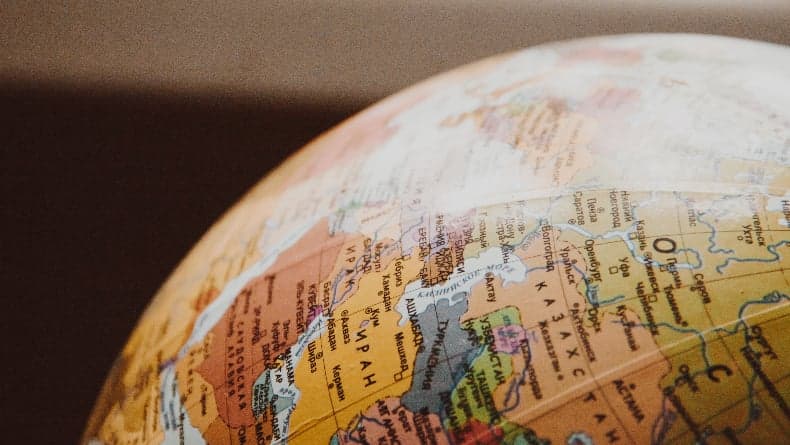 13 Negara yang Dilalui Garis Khatulistiwa 13 Negara yang Dilalui Garis Khatulistiwa