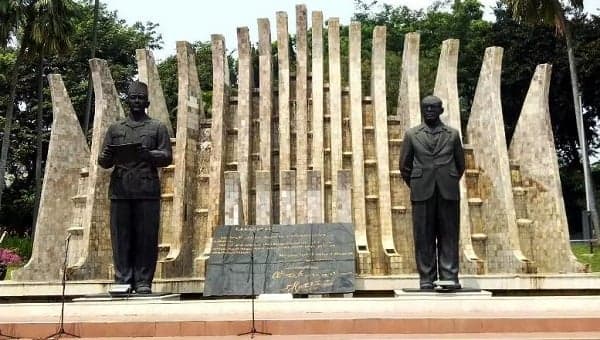 Sejarah Tugu Proklamasi dari Proses Pembangunan hingga Jadi Monumen Peringatan Sejarah Tugu Proklamasi dari Proses Pembangunan hingga Jadi Monumen Peringatan