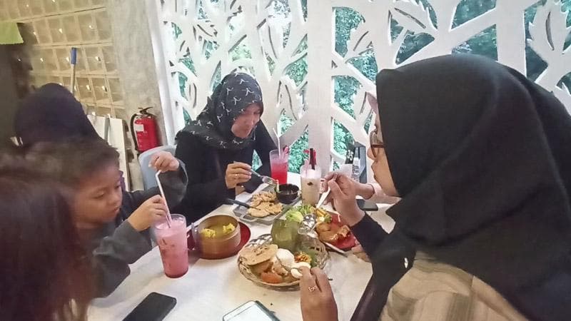 Nikmatnya Sego Berkat di Resto Kaliwungu Kendal, Serasa Kondangan di Kampung Nikmatnya Sego Berkat di Resto Kaliwungu Kendal, Serasa Kondangan di Kampung