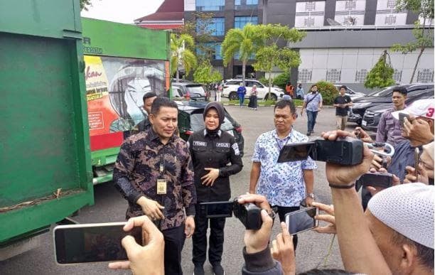 Bikin Konten Makan Babi, Selebgram Diancam 6 Tahun Penjara Kasus Penistaan Agama Bikin Konten Makan Babi, Selebgram Diancam 6 Tahun Penjara Kasus Penistaan Agama