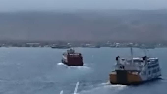 Kapal Laut Berjalan Memutar saat Menyeberang di Selat Bali, Ini Bahaya yang Mengintai Kapal Laut Berjalan Memutar saat Menyeberang di Selat Bali, Ini Bahaya yang Mengintai
